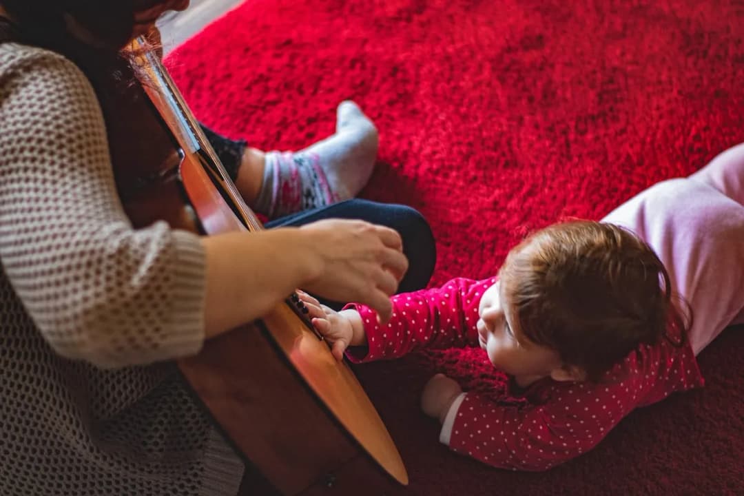 Proste i kreatywne zabawy muzyczne dla dzieci i rodziców – wzmocnij więzi rodzinne!