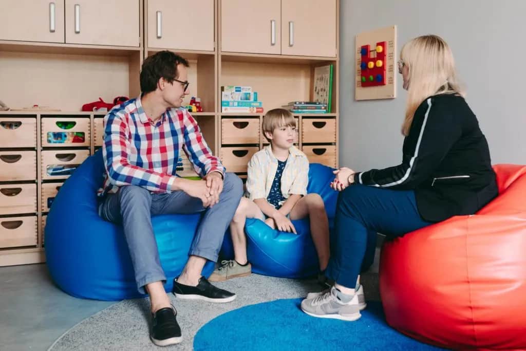 Terapia dla rodziców i dzieci – jak poprawić relacje i rozwiązać problemy rodzinne